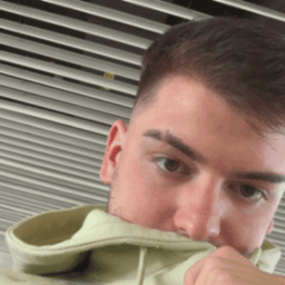 Тони Нейков